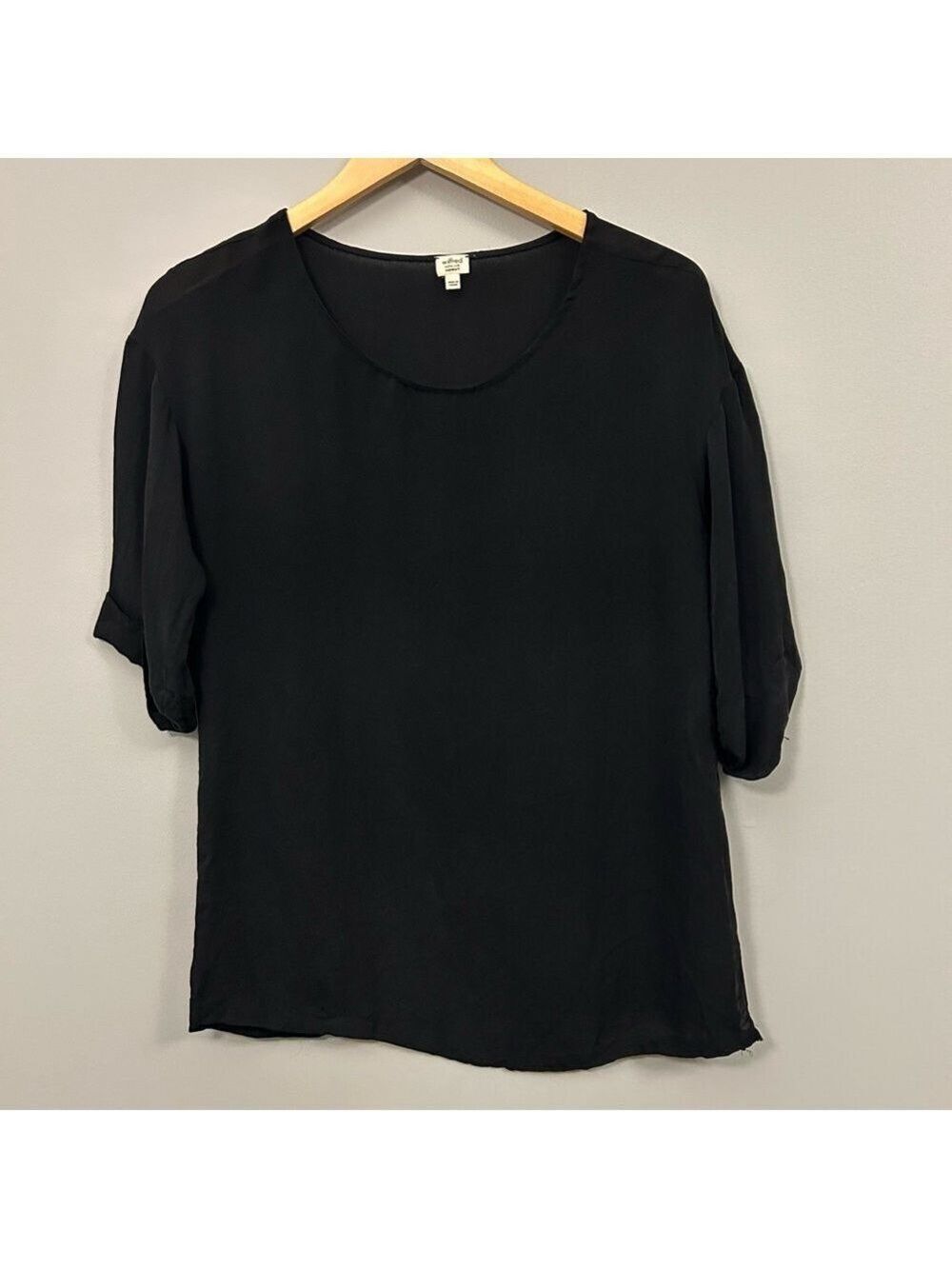 Aritzia Wilfred Classic Black Tshirt Blouse 100% Silk XXS